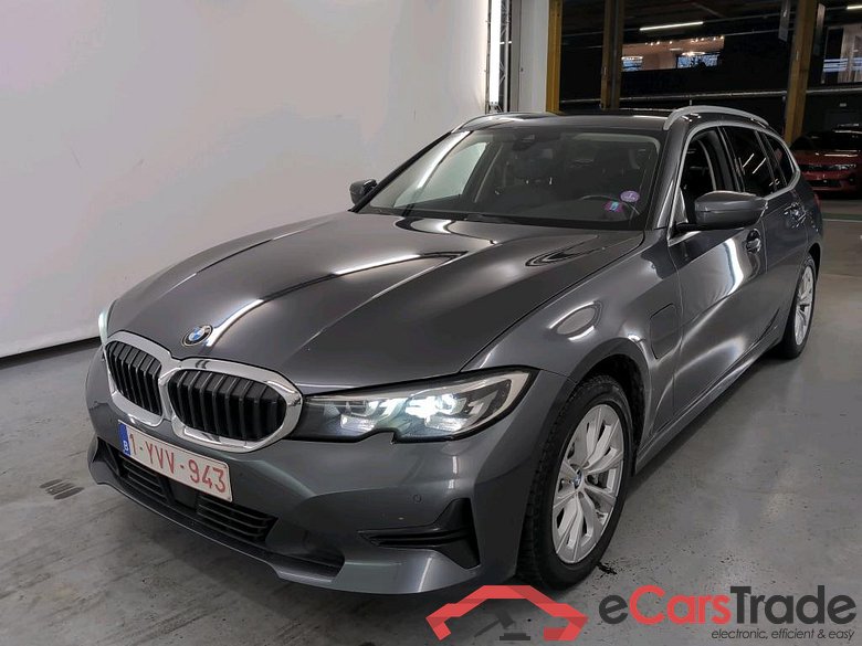 BMW 3 TOURING - 2019 330eA PHEV #1