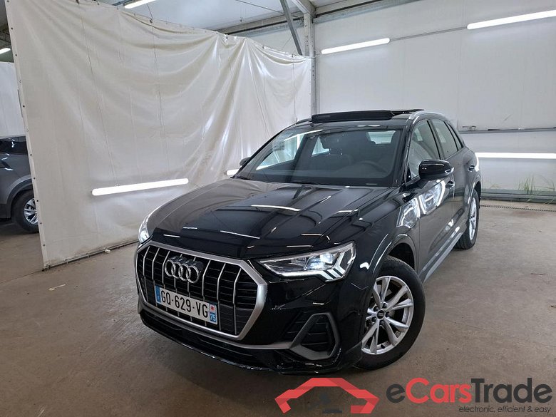 AUDI Q3 / 2018 / 5P / SUV 45 TFSI E 245 S TRONIC S LINE #1