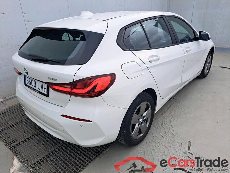 BMW Serie 1 / 2019 / 5P / berlina con portón 118i #2