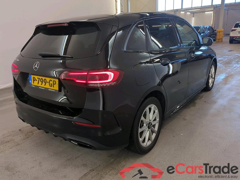 Mercedes-Benz B-Klasse B 250 E 7G-DCT Bus. Sol. Luxury Limited 5d #2