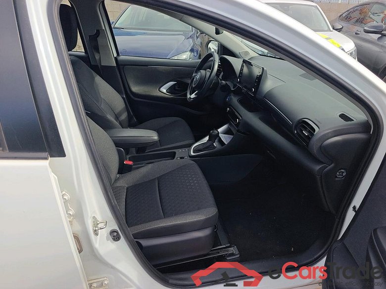 TOYOTA Yaris / 2020 / 5P / berlina con portón 1.5 120H Active Tech #6