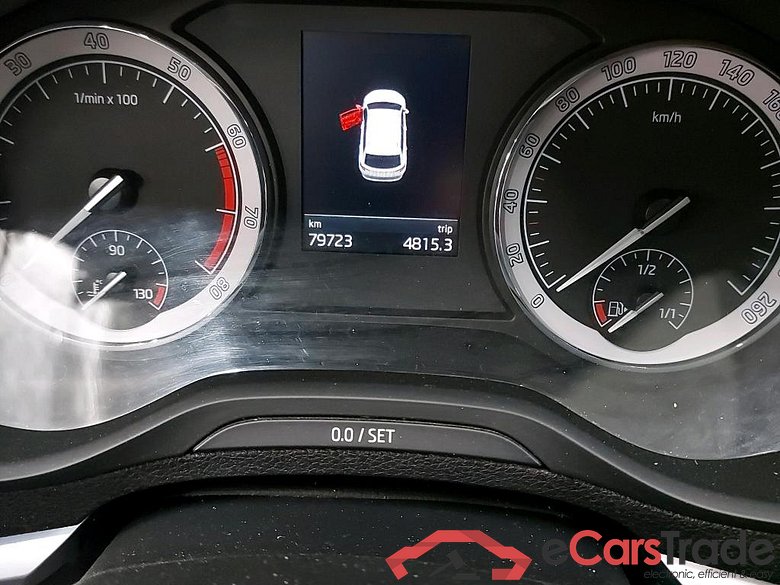 SKODA - SKO KAROQ TSI 115PK Ambition Pack Corporate With Comfort & GPS & Kessy & Heated Seats & PDC Front & Rear & Rear Camera  * PETROL * #5