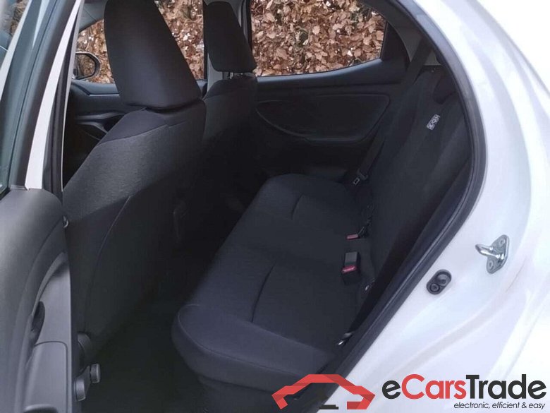 TOYOTA YARIS 1.5 Hybrid Active #5