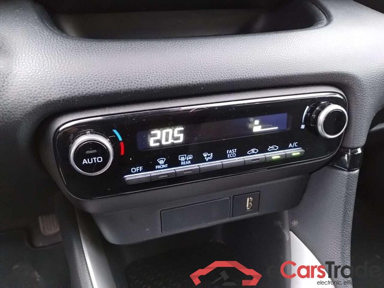 TOYOTA YARIS 1.5 Hybrid TeamNL #6