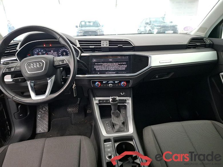 AUDI Q3 / 2018 / 5P / SUV 35 TFSI 150 MHEV S TRONIC BUSINESS LINE #5