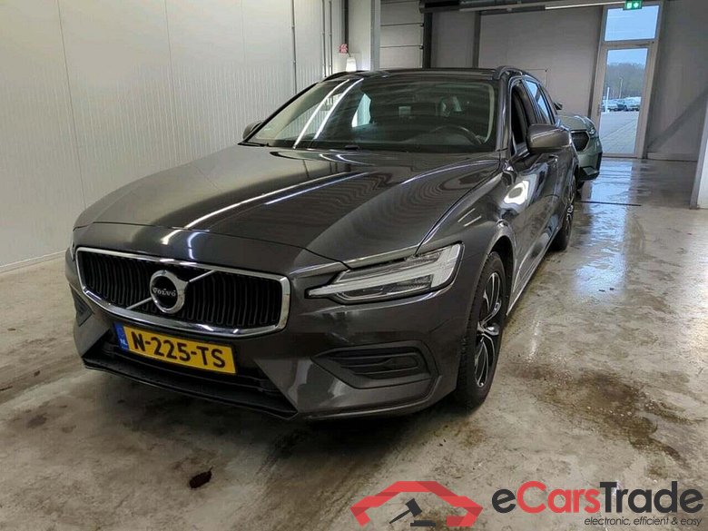 VOLVO V60 2.0 B3 Mom. Adv.