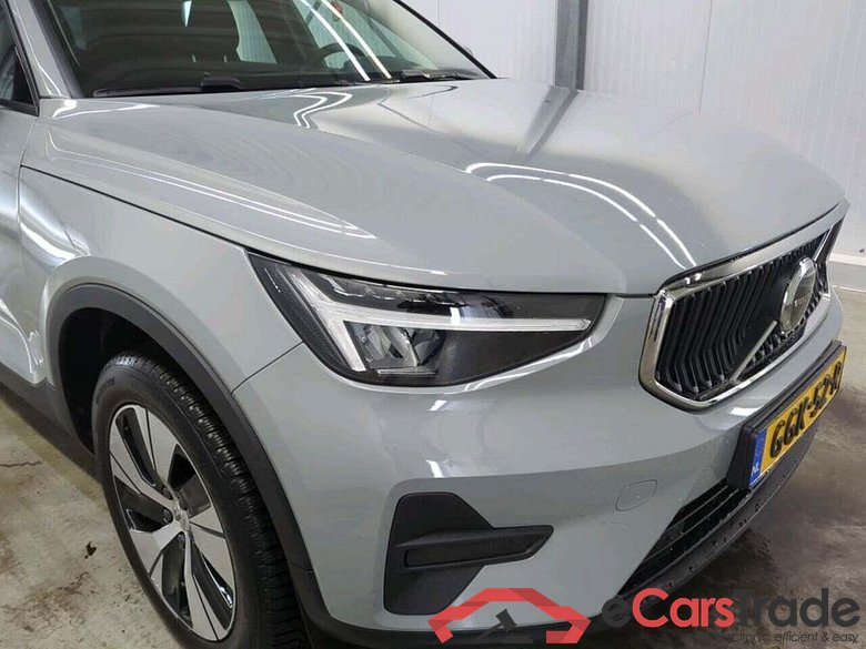 VOLVO XC40 2.0 B3 Essential #4