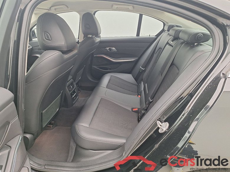 BMW, 3-serie '18, BMW 3 Reeks Berline 318dA (110 kW) 4d #4