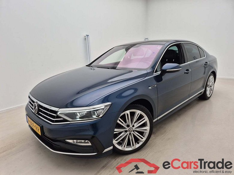 VOLKSWAGEN PASSAT 1.5 TSI R-Line Business + DSG