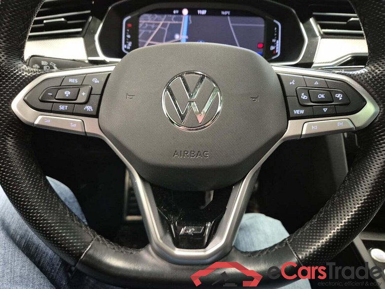 VOLKSWAGEN PASSAT 1.5 TSI R-Line Business + DSG #5