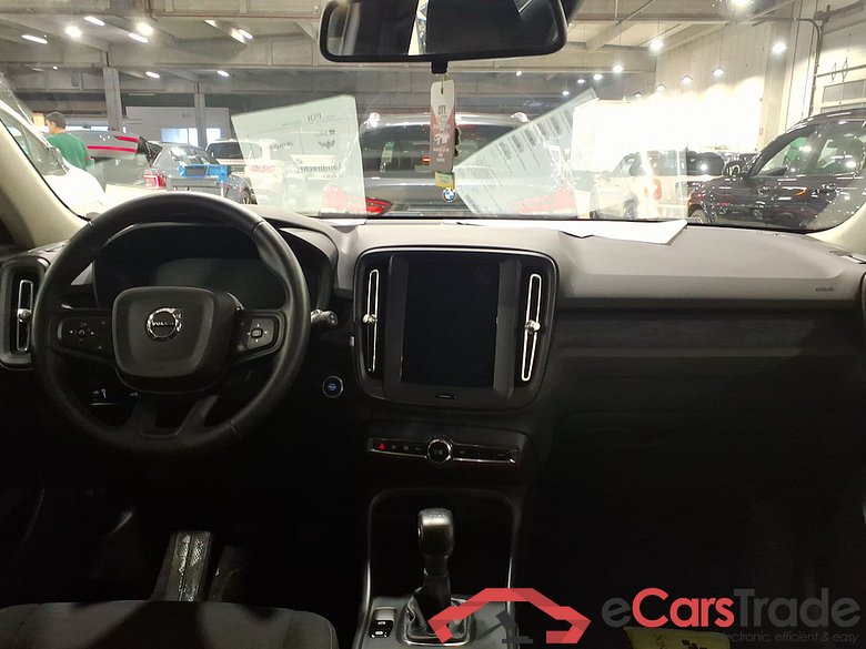VOLVO XC40 1.5 T2 ESSENTIAL #6