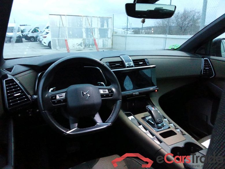 DS DS 7 Crossback / 2017 / 5P / todoterreno BlueHDi DE 96kW (130CV) Auto. CHIC (AC) #3