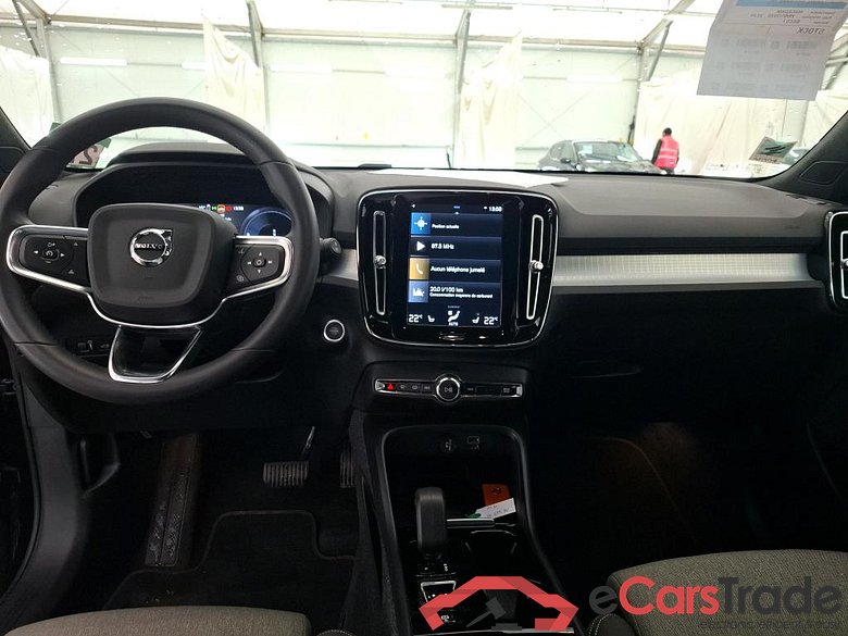 VOLVO XC40 / 2022 / 5P / SUV Recharge T4 211 DCT7 Plus #5