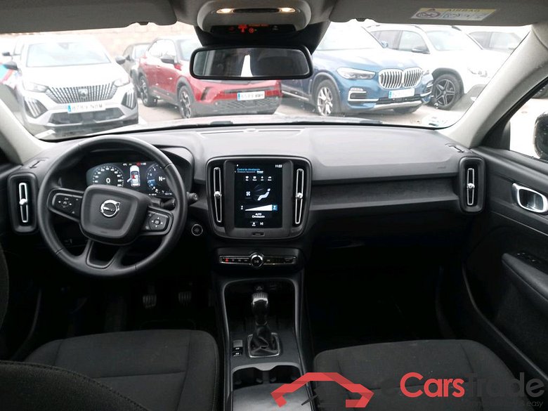 VOLVO XC40 / 2021 / 5P / todoterreno 1.5 T2 Essential #3