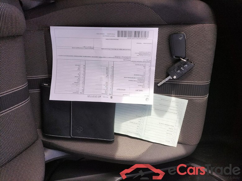 VOLKSWAGEN T-Roc / 2017 / 5P / todoterreno Advance R-Line 1.0 TSI 81kW (110CV) #5