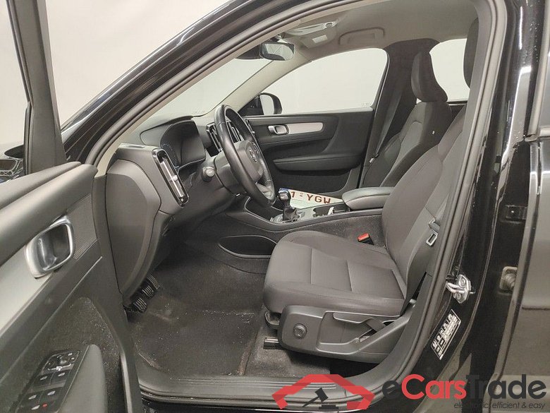 Volvo XC40 T3 Momentum Pro 5d #3