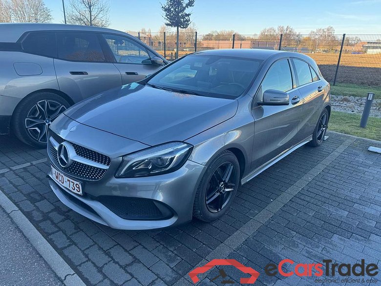 Mercedes A 180 AMG LED-Xenon Navi 1/2 Sport-Leather-Alcantara Klima PDC ...