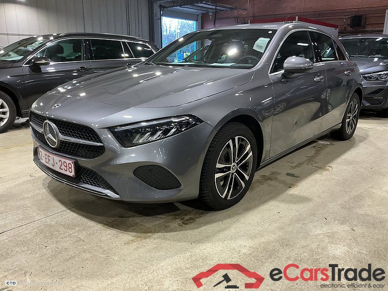 MERCEDES-BENZ A-CLASS 1.3 A 250 E LUXURY LINE DCT #1