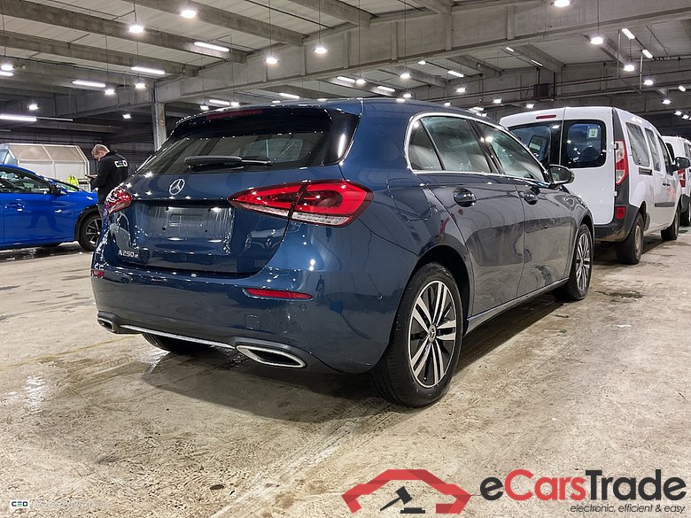 MERCEDES-BENZ CLASS A (W177) A 250 e PHEV Business Solution #4