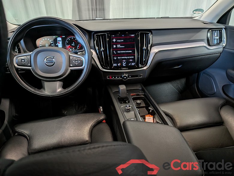 VOLVO V60 2.0 B3 Momentum #5