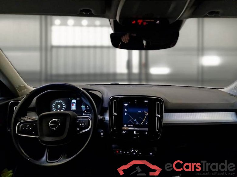 VOLVO XC40 / 2017 / 5P / SUV T5 PLUG-IN HYBRID AUTO RECH INSCRIP EXPR #3