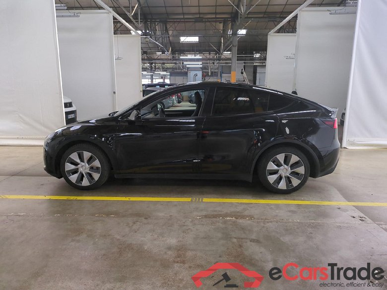 TESLA Model Y / 2021 / 5P / SUV RWD #2