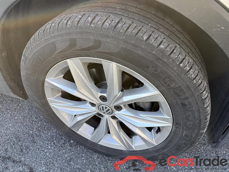 VOLKSWAGEN Tiguan Tiguan Highline 1.4 TSI ACT BMT 110 kW (150 ch) 6 vitesses DSG #4