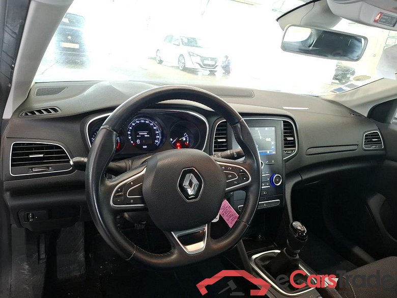 Megane IV Berline 5pt. Société Air Nav 1.5 dCi 90CV BVM6 E6 #5