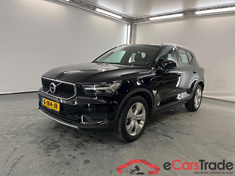 VOLVO XC40 2.0 D3 AWD Momentum Pro