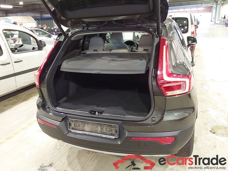 VOLVO XC40 DIESEL 2.0 D3 Inscription Geartronic #3