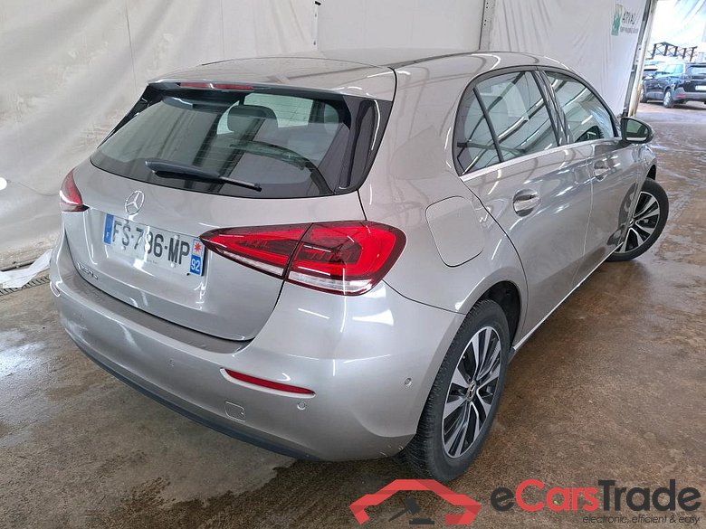 MERCEDES-BENZ Classe A Compact / 2018 / 5P / Berline A 250 e Business Line 8G-DCT #3