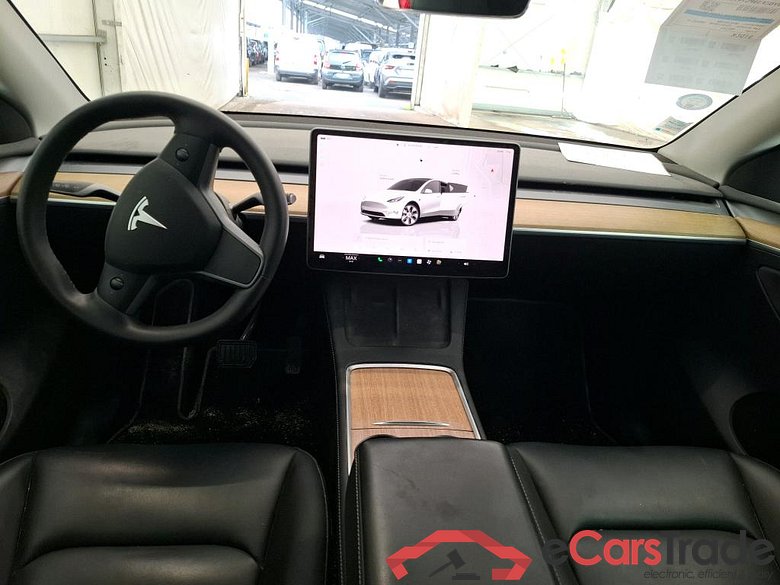 TESLA Model Y / 2021 / 5P / SUV RWD #6