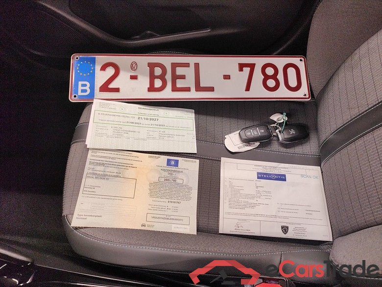 Peugeot 2008 1.5 BlueHDi 96kW S&S EAT8 Allure 5d #4