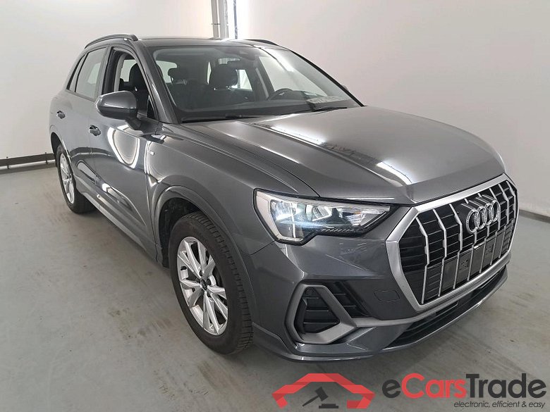 AUDI Q3 1.4 45 TFSI E S TRONIC S LINE #2