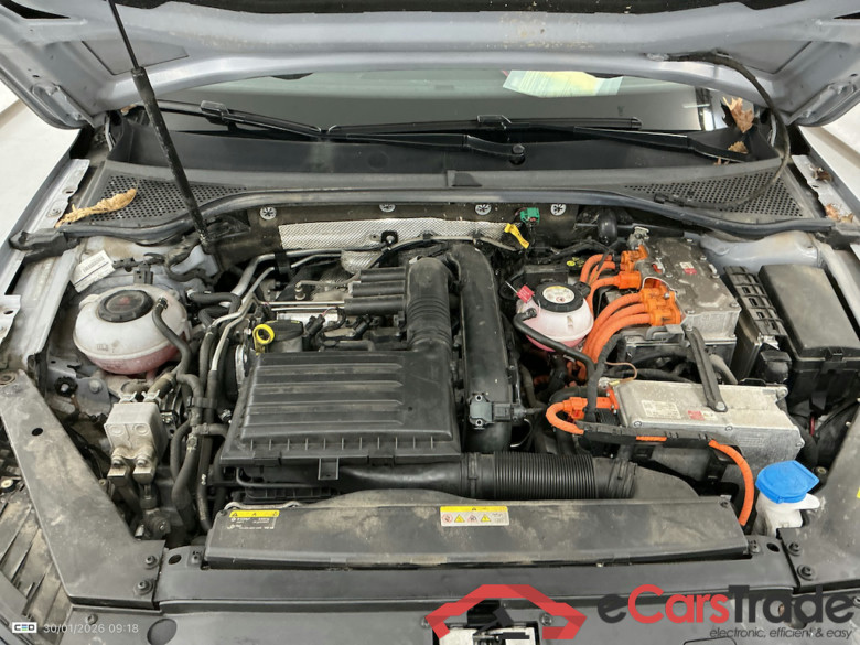 VOLKSWAGEN PASSAT VARIANT 1.4 TSI MSQ VARIANT GTE BUSINESS #6