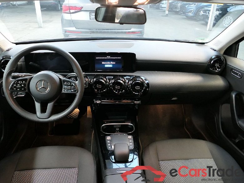 MERCEDES-BENZ A-Klasse A 180 d 8G-DCT 5d 85kW #3