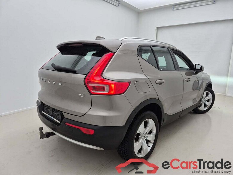 VOLVO XC40 T3 MOMENTUM PRO #2