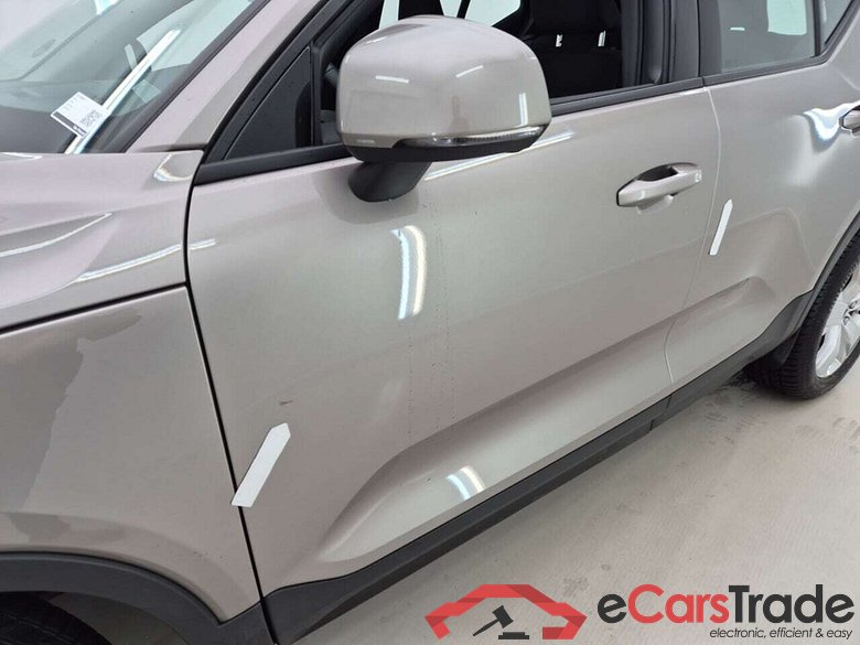 VOLVO XC40 T3 MOMENTUM PRO #5