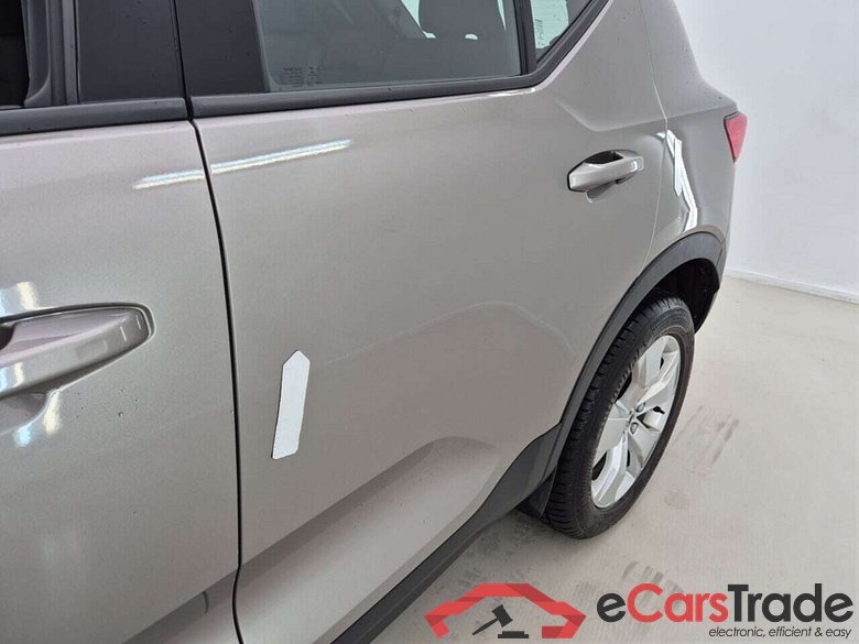 VOLVO XC40 T3 MOMENTUM PRO #6