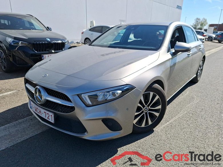 Mercedes A 180d Aut. LED-Xenon Widescreen Navi 1/2 Sport-Leather KeylessGo Klima PDC ...