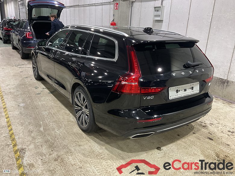 VOLVO V60 - 2018 2.0 T6 TE AWD PHEV Momentum Pro #3