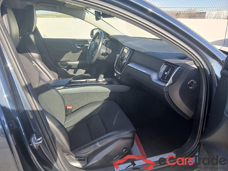 VOLVO V60 / 2018 / 5P / familiar 2.0 B4 (D) Momentum Pro Auto #6