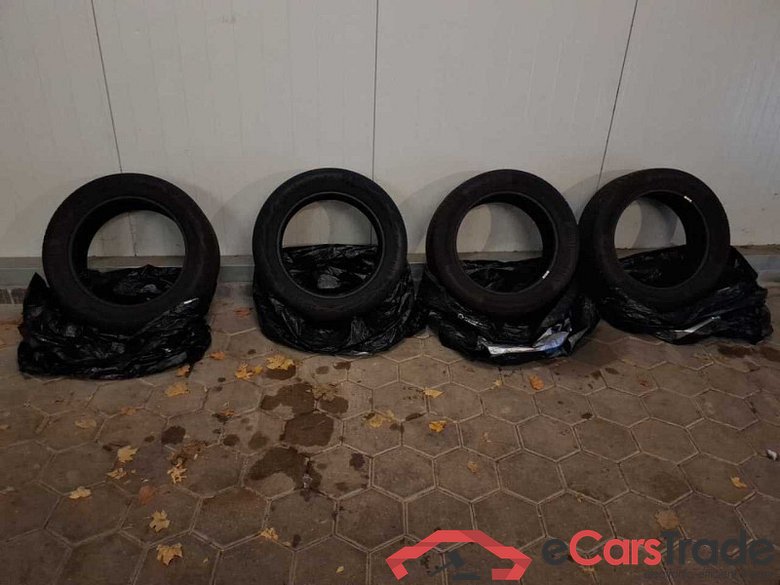 Volvo XC40 (2017->) DE - SUV5 B4 2WD EU6d, Inscription (EURO 6d), 2020 - 2022 #4