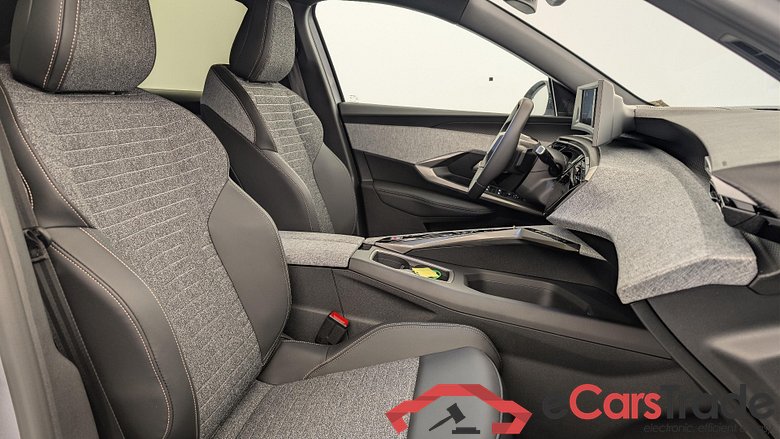 Peugeot 3008 Hybrid 145 e-DCS6 Allure #3