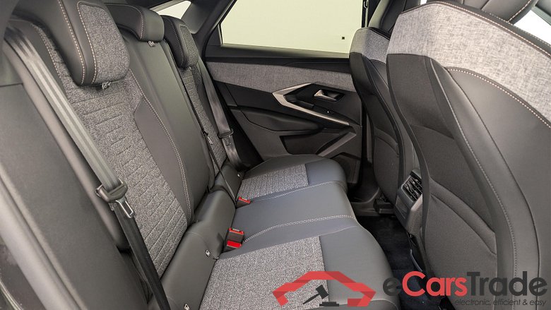 Peugeot 3008 Hybrid 145 e-DCS6 Allure #2