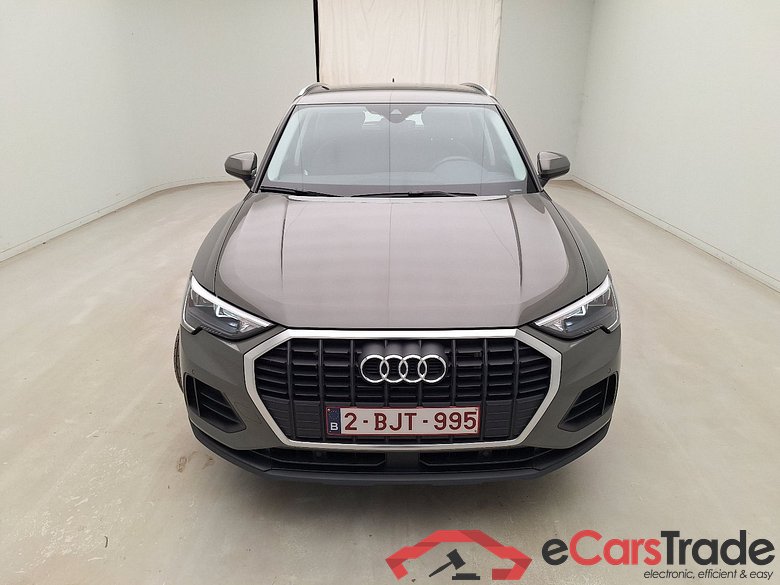Audi, Q3 '18 PHEV, Audi Q3 45 TFSI e S tronic 5d #1