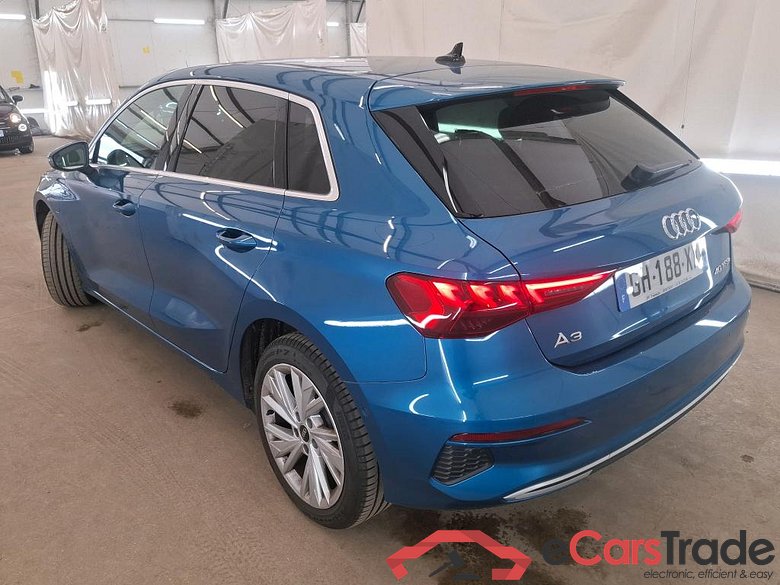 AUDI A3 Sportback / 2020 / 5P / Berline 40 TFSI e 204 S Tronic Design Luxe #2
