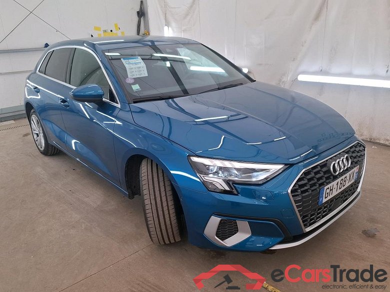 AUDI A3 Sportback / 2020 / 5P / Berline 40 TFSI e 204 S Tronic Design Luxe #4