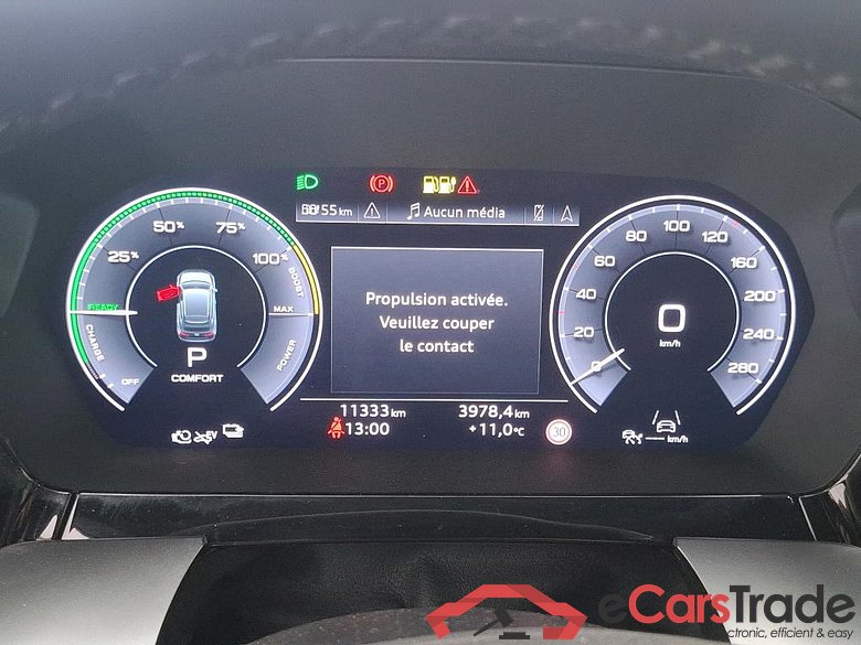 AUDI A3 Sportback / 2020 / 5P / Berline 40 TFSI e 204 S Tronic Design Luxe #6
