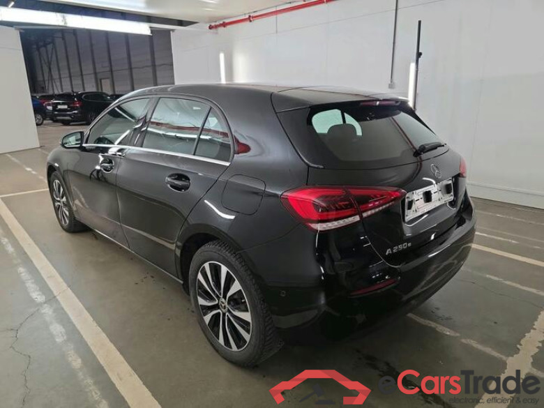 Mercedes A-Klasse A-Klasse A 250 e Business Line (PHEV) 160kW/218pk  5D/P Auto-7 #3